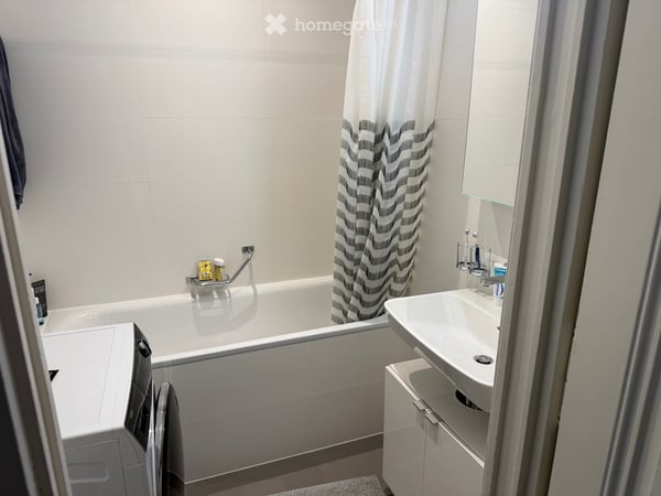 Appartement entièrement rénové à Rive 3