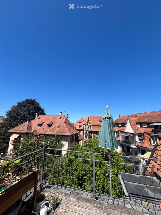 Charmante 43m2 Dachwohnung mit Terrasse im Breitenrain! 2