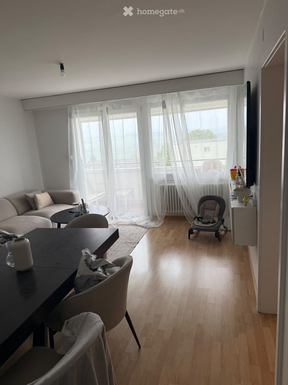 Appartement 3,5 pièces 1191-/mois CC à Chézard St Martin 1