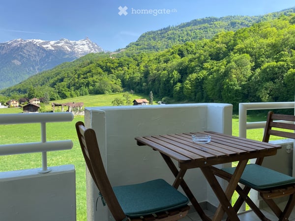 Appartement attique 2,5 à Monthey avec parking et charges 1