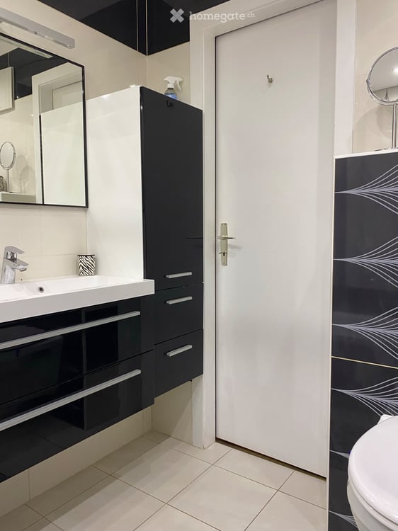 Appartement attique 2,5 à Monthey avec parking et charges 3
