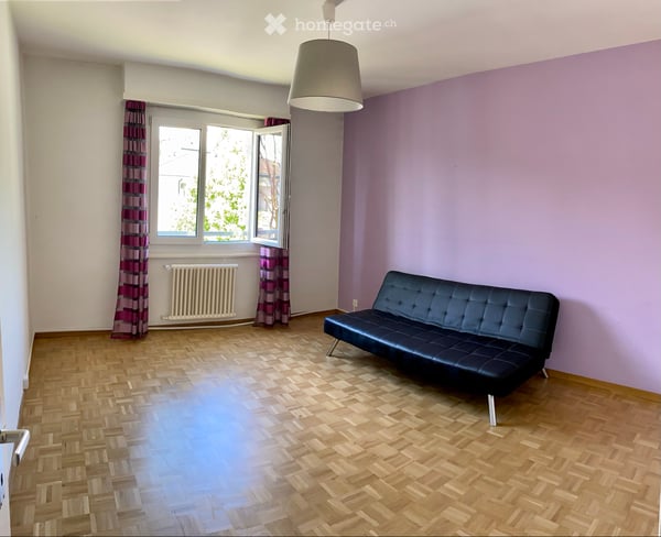Grande chambre à louer en colocation féminine 1