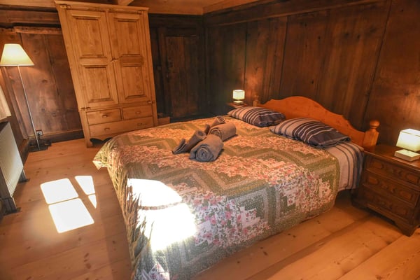 Appartement de 4.5 pièces mezzanine meublé ,entièrement rénové,classé aux monuments historiques 4
