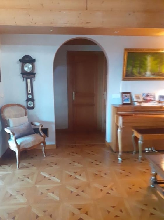 Maison d'architecte de 10 pièces + studio séparé sur grand terrain 11