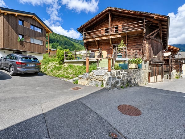 Chalet individuel 3 chambres à Bruson avec garage et carnotzet 1