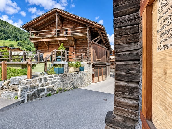 Chalet individuel 3 chambres à Bruson avec garage et carnotzet 2
