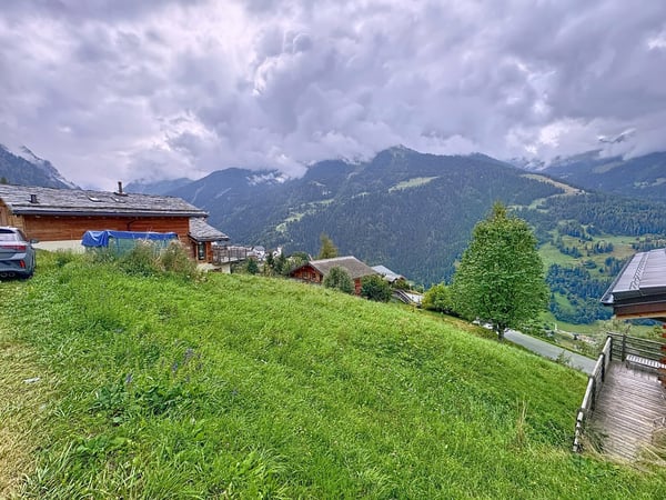 Terrain à bâtir de 459 m² à Sarreyer, vue plongeante sur la vallée 12