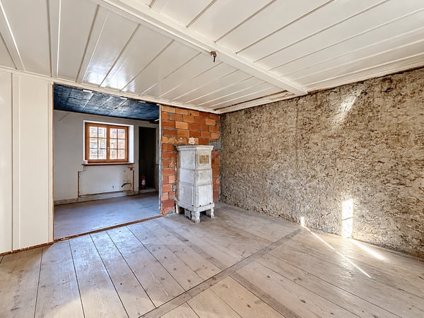 Chalet à rénover – L'âme d'une grange alpine à Sarreyer 8