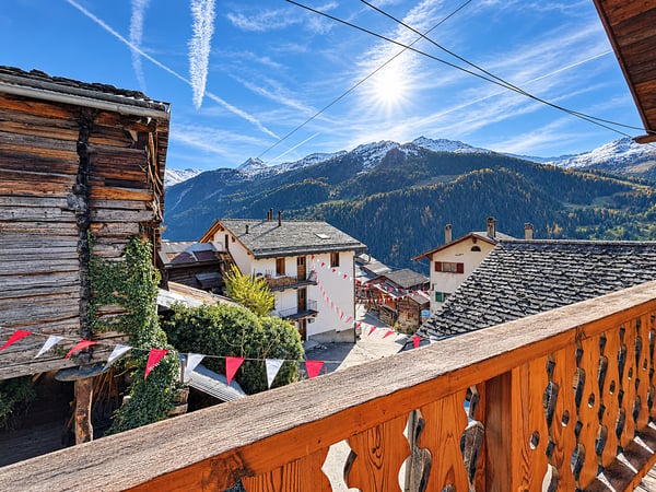Chalet à rénover – L'âme d'une grange alpine à Sarreyer 6