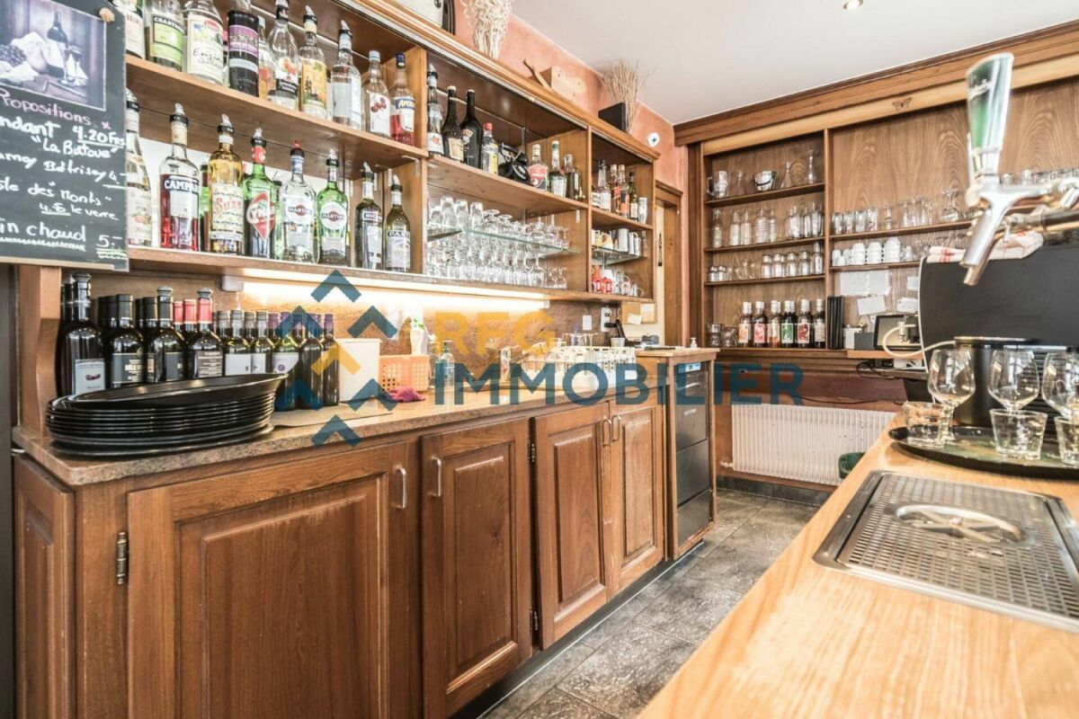 Restaurant 487.85 m2 à Sembrancher
