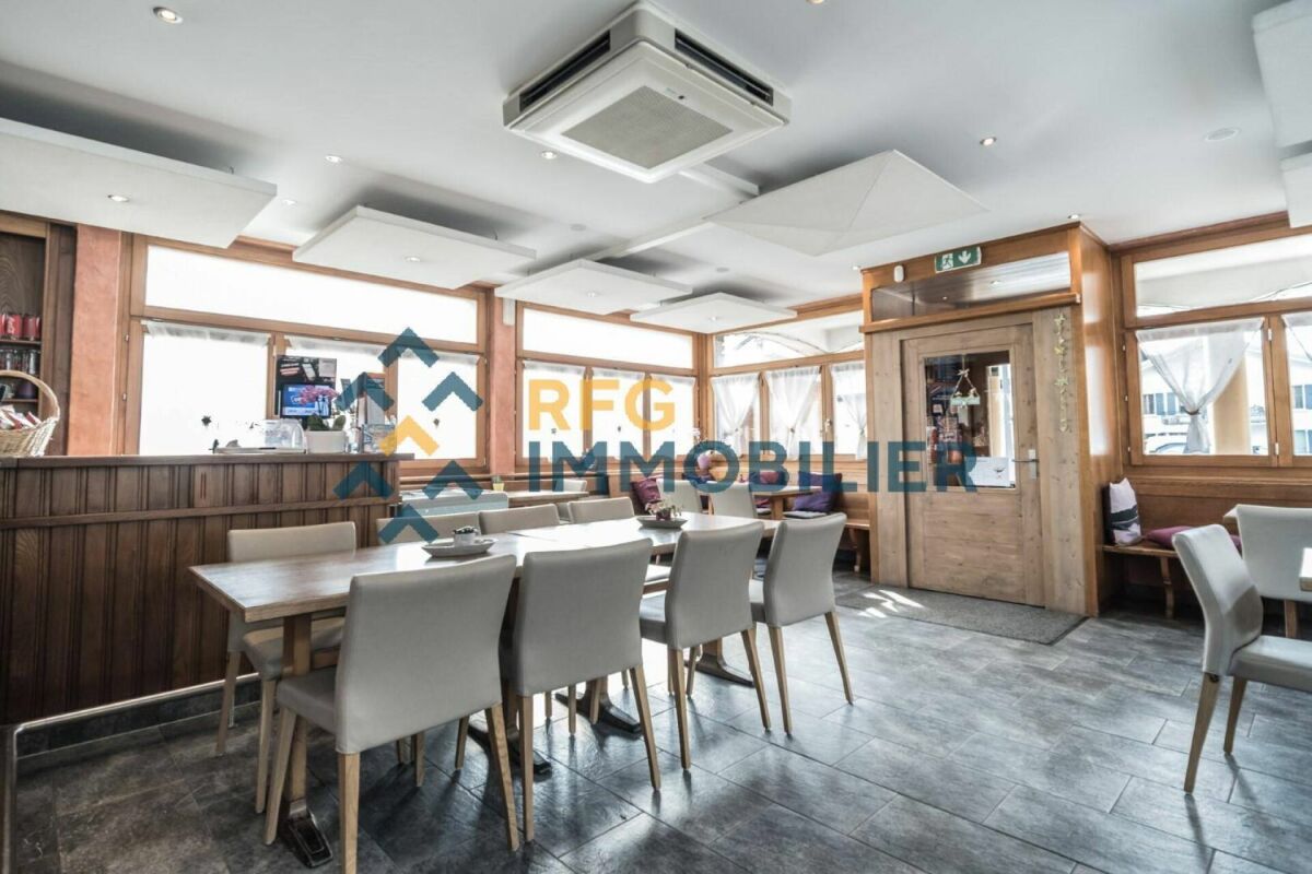 Restaurant 487.85 m2 à Sembrancher