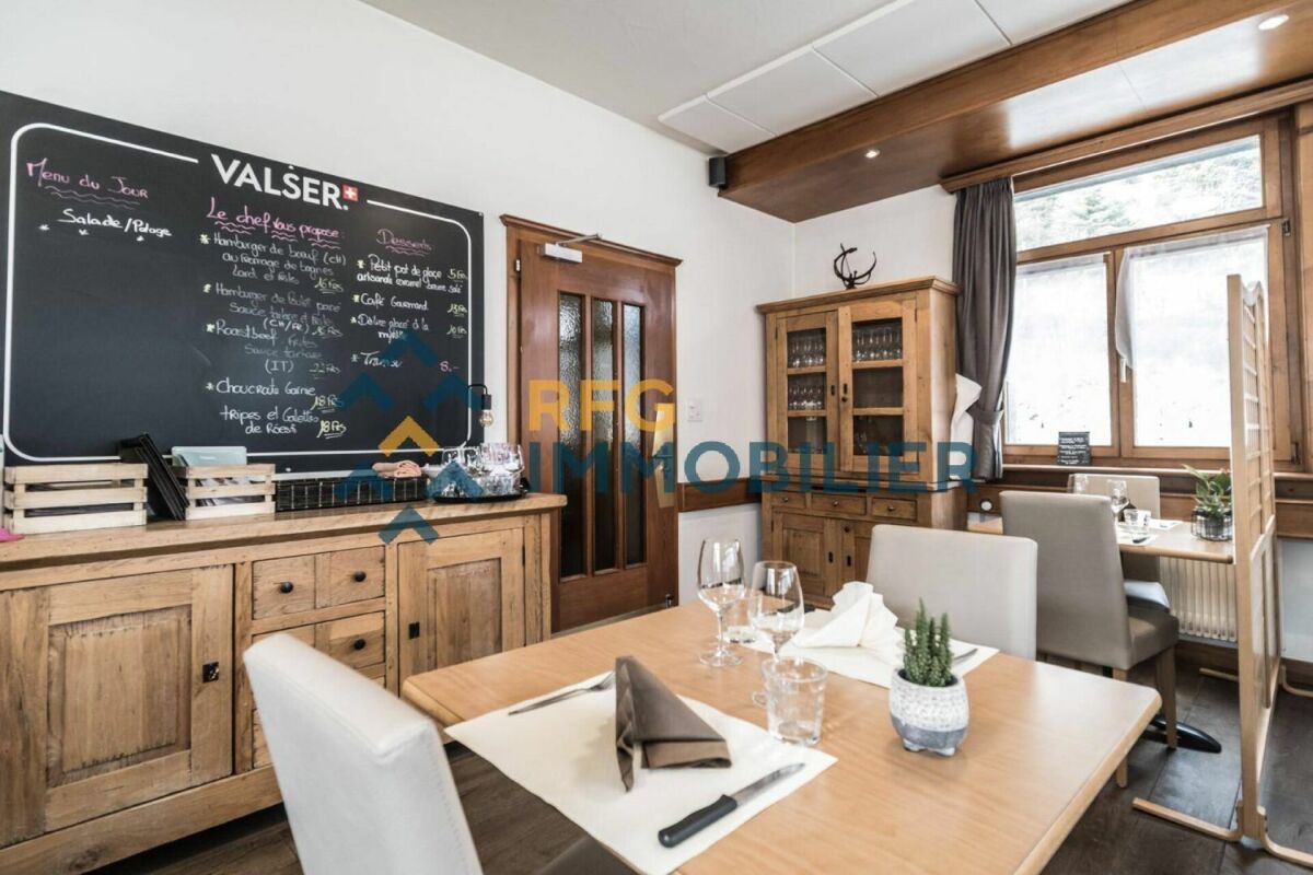 Restaurant 487.85 m2 à Sembrancher