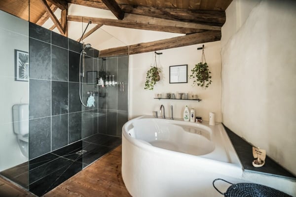 Superbe LOFT idéalement situé dans le petit hameau de Miéville copie 19