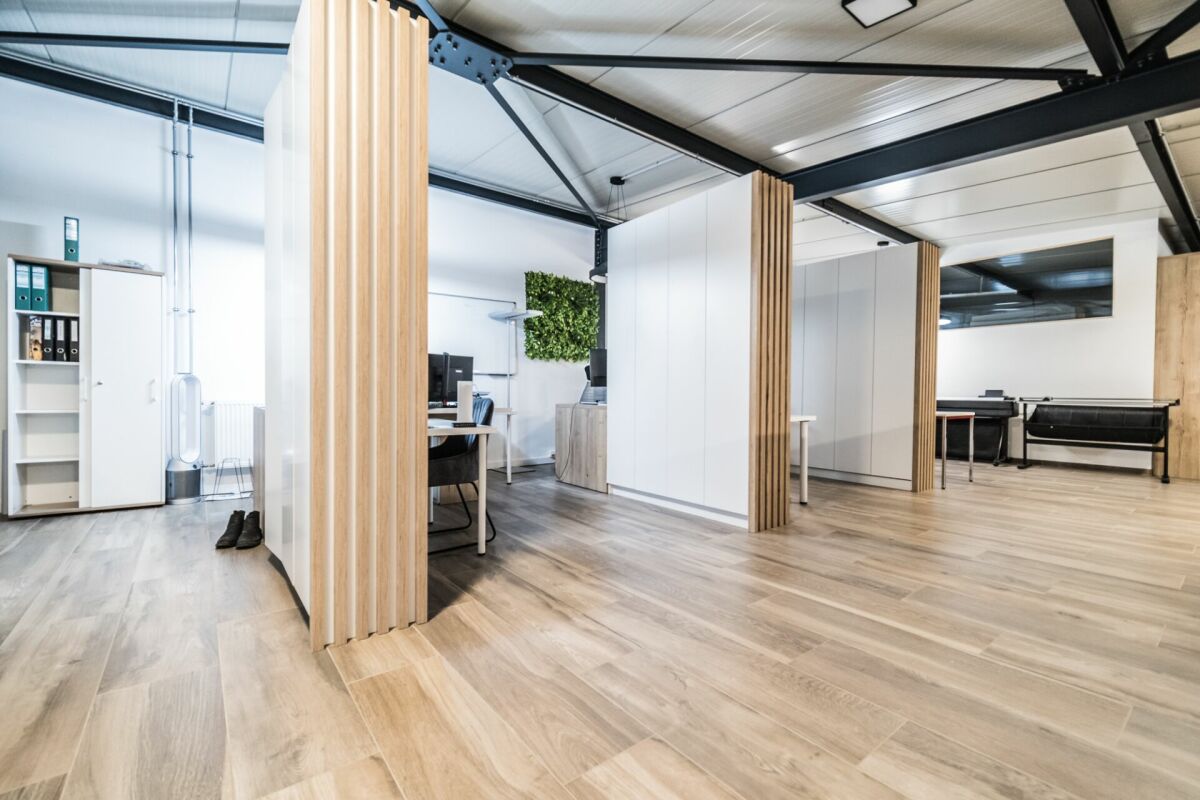 Bureaux de 250 m2 déjà meublés et agencés
