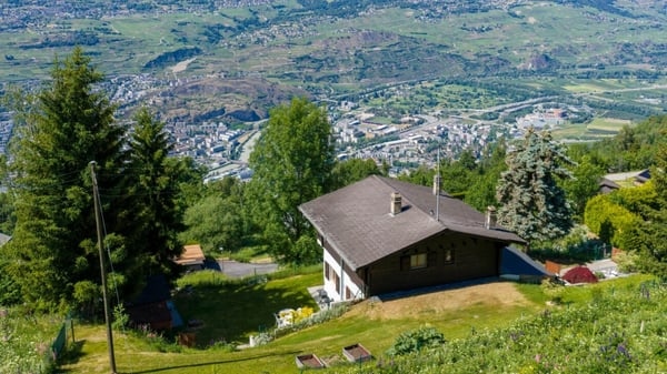 Acquisition en résidence secondaire possible - Charmant chalet avec vue panoramique exceptionnelle sur la plaine du Rhône 18