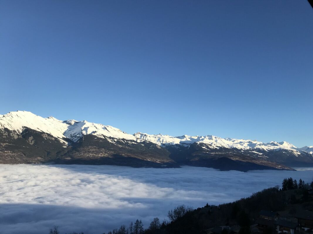 Acquisition en résidence secondaire possible - Charmant chalet avec vue panoramique exceptionnelle sur la plaine du Rhône