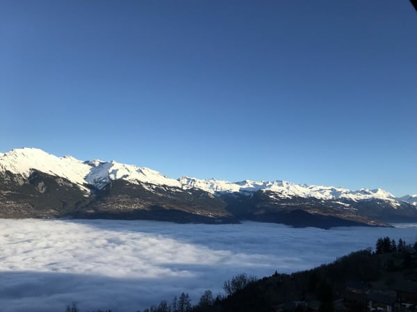 Acquisition en résidence secondaire possible - Charmant chalet avec vue panoramique exceptionnelle sur la plaine du Rhône 2