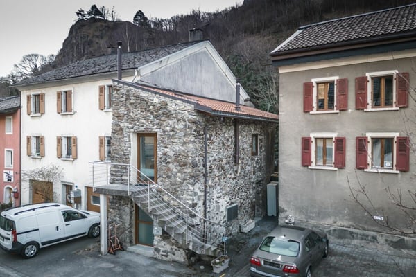 Petite maison villageoise constitutée de deux studios 10