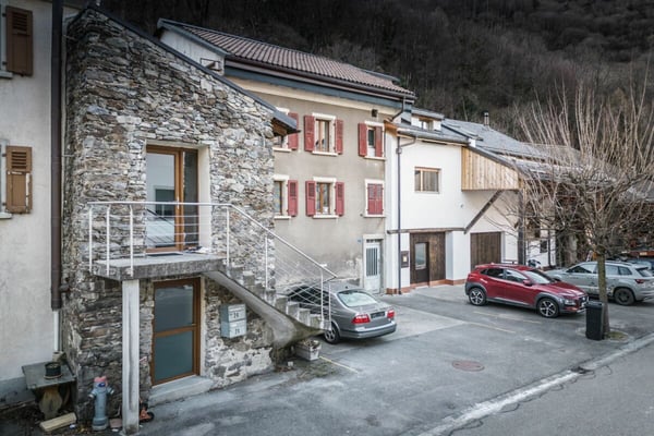 Petite maison villageoise constitutée de deux studios 1