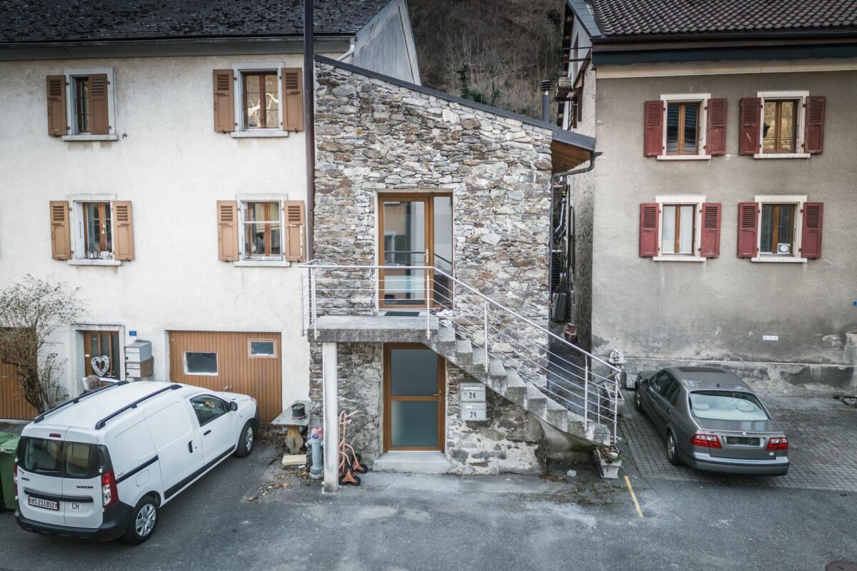 Petite maison villageoise constitutée de deux studios