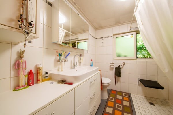 Une maison pleine de potentiel sur le coteau de Fully 10