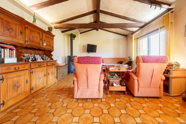 Une maison pleine de potentiel sur le coteau de Fully 5