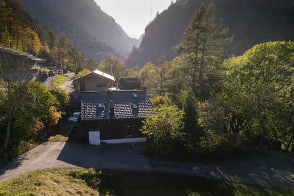 Magnifique chalet de 4.5 pièces à Gueuroz 15