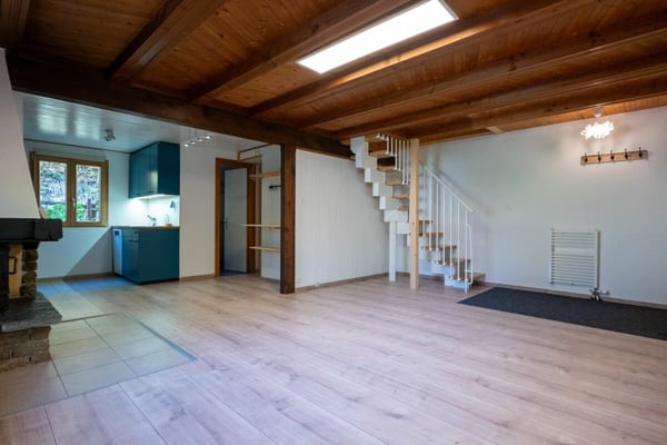 Magnifique chalet de 4.5 pièces à Gueuroz 2