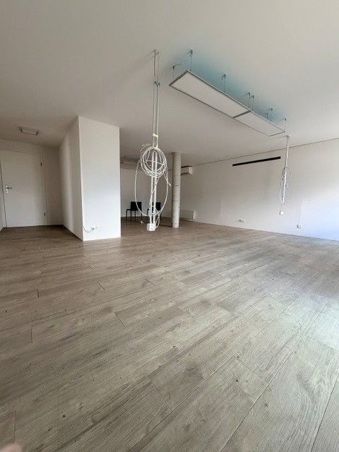À LOUER – Local commercial de 170 m² à Fully, divisible en 3 espaces indépendants 6