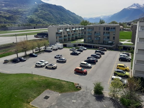 À louer ! Places de parc extérieures, à Sion 1