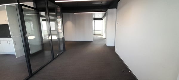 Surface administrative, à louer, à deux pas de la gare de Sion ! 3