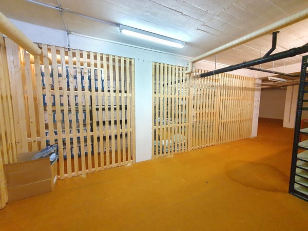 À VENDRE ! Dépôts destinés à du stockage, en plein centre de Sion ! 3