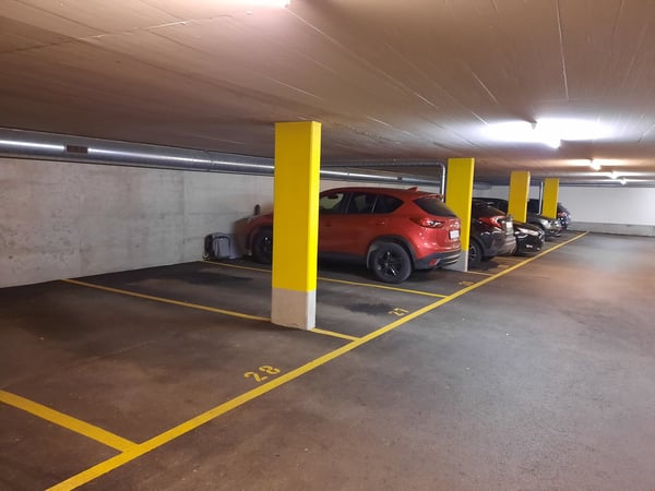 À louer ! En plein centre de Sion, des places de parc souterraines ! 2