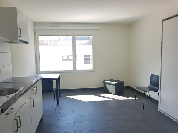 À louer, un joli petit studio meublé, tout équipé, à l'entrée Ouest de Sion ! 2