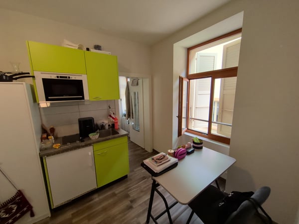 À louer, dans la rue du Bourg à Sierre, un petit studio de 17 m2 ! 6