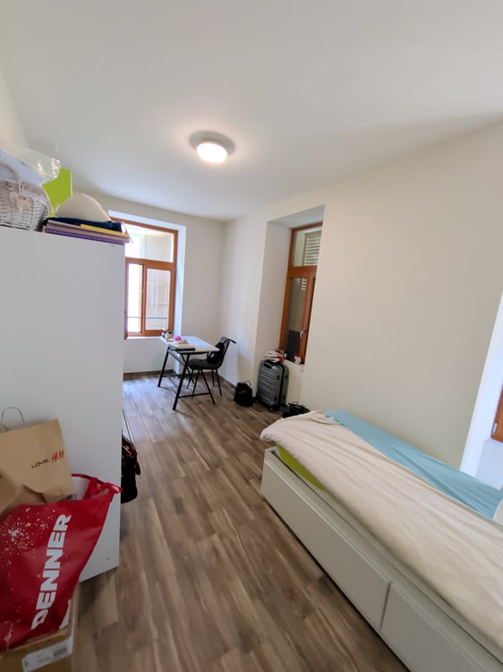 À louer, dans la rue du Bourg à Sierre, un petit studio de 17 m2 ! 3