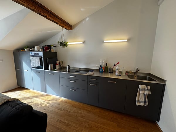 PETIT BIJOU ! À louer, en plein centre de Martigny, un appartement atypique de 2 pièces 1/2 ! 3