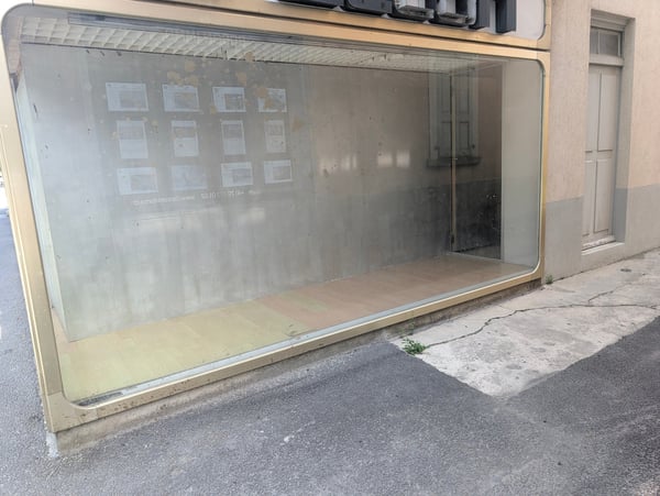 À louer, une surface commerciale sur deux étages, à l'Avenue de la Gare à Martigny ! 3