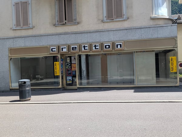 À louer, une surface commerciale sur deux étages, à l'Avenue de la Gare à Martigny ! 2