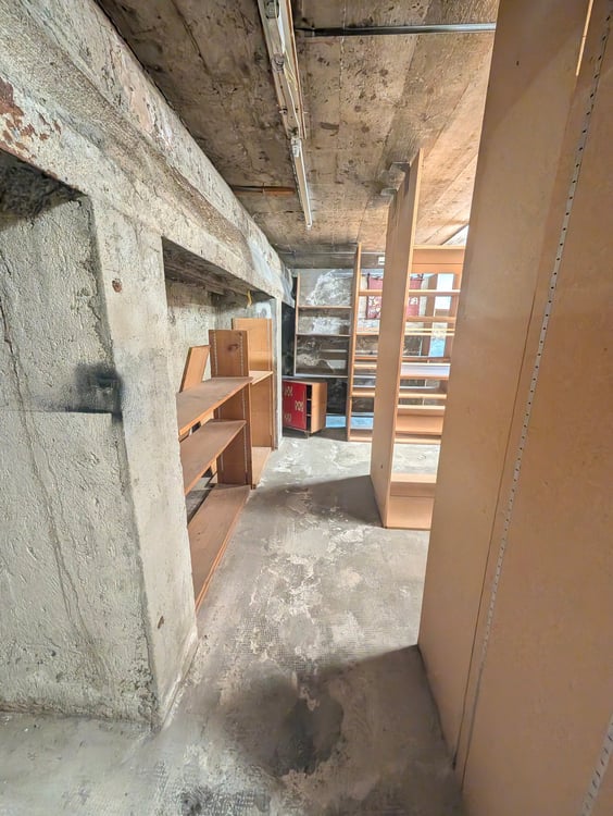 À louer, une surface commerciale sur deux étages, à l'Avenue de la Gare à Martigny ! 16