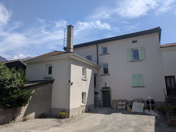Opportunité ! À louer, au coeur de Charrat, un beau 1.5 pièces rénové, avec une grande terrasse ! 14