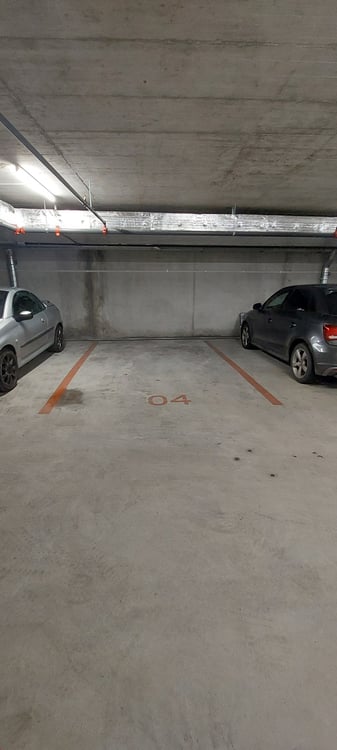 À louer ! Places de parc intérieures, à deux pas de la gare de Sion ! 4