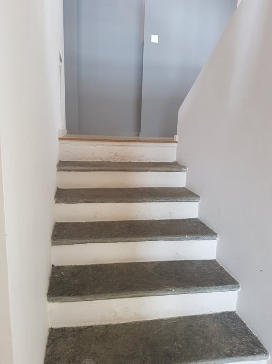 À louer ! un très bel appartement de charme de 4 pièces 1/2 en duplex, à St-Pierre-de-Clages ! 8