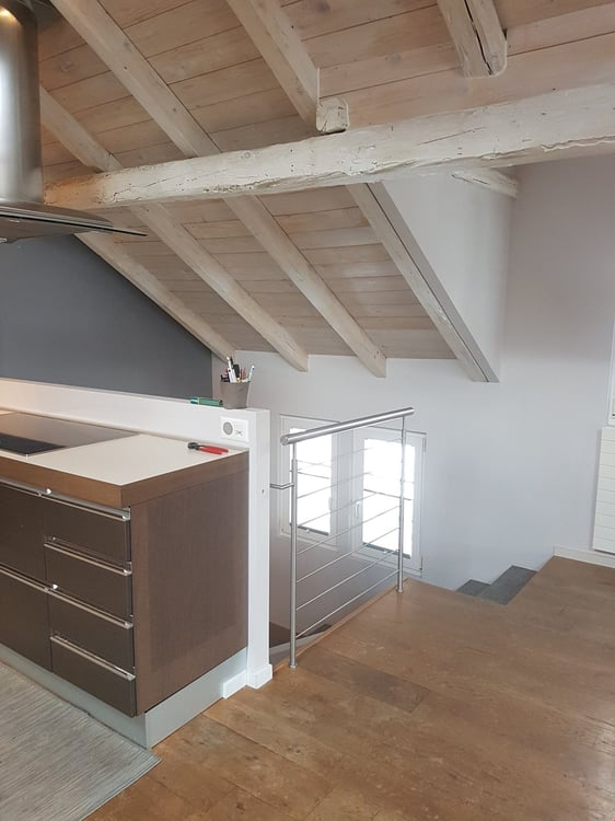 À louer ! un très bel appartement de charme de 4 pièces 1/2 en duplex, à St-Pierre-de-Clages ! 4