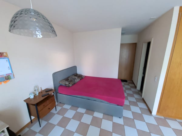 À louer ! un 2 pièces atypique, en duplex, proche de l'Hôpital de Sion ! 9