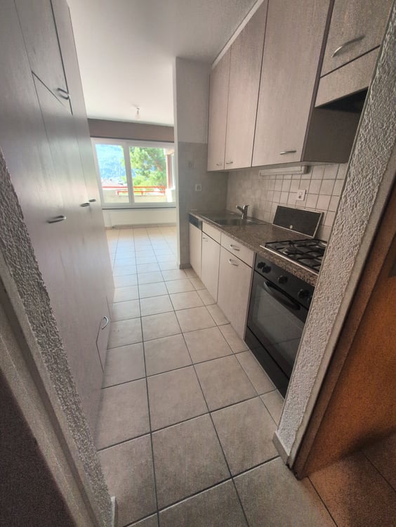 À louer ! Un spacieux appartement de 5 pièces 1/2, entouré de verdure, à l'entrée Ouest de Sion ! 4