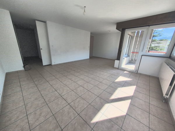 À louer ! Un spacieux appartement de 5 pièces 1/2, entouré de verdure, à l'entrée Ouest de Sion ! 6