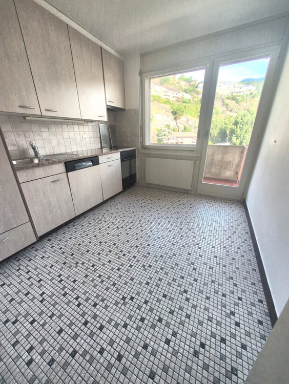 À louer, un charmant appartement de 3 pièces 1/2, à l'entrée Ouest de Sion ! 3