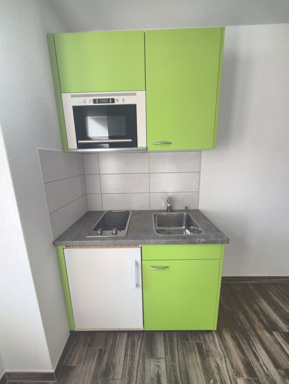 À louer, dans la rue du Bourg à Sierre, un petit studio de 14 m2 ! 3