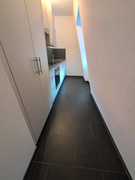 À louer, un joli appartement de 2 pièces 1/2, dans un immeuble d'époque, au coeur de St-Maurice ! 2